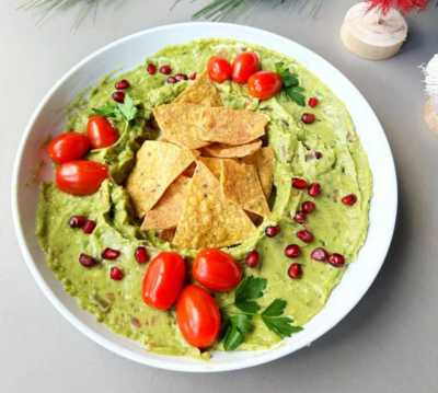 Christmas Wreath Guacamole