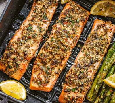 Salmon and Asparagus with Lemon Garlic Sauce