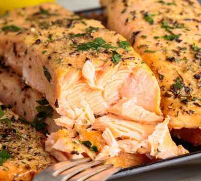 Salmon with Garlic Lemon Rub