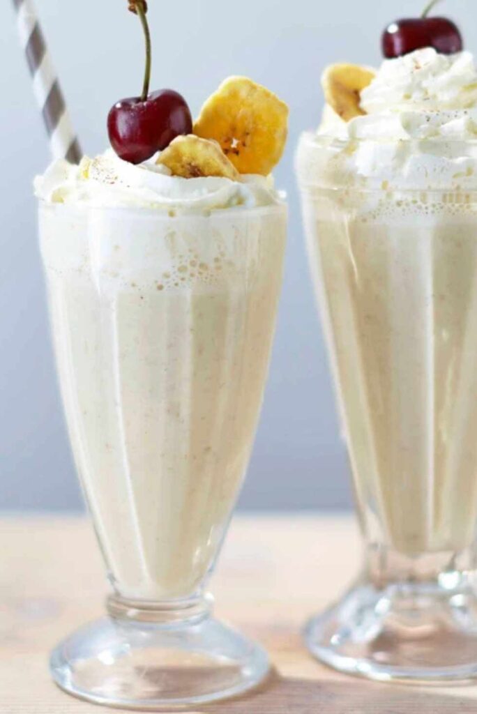 Banana milkshake-Easy Movie Night Snacks