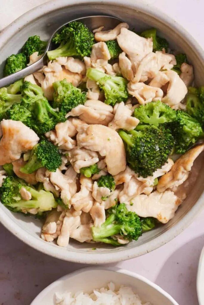 Chicken and Broccoli with White Sauce-Healthy Weeknight Dinners