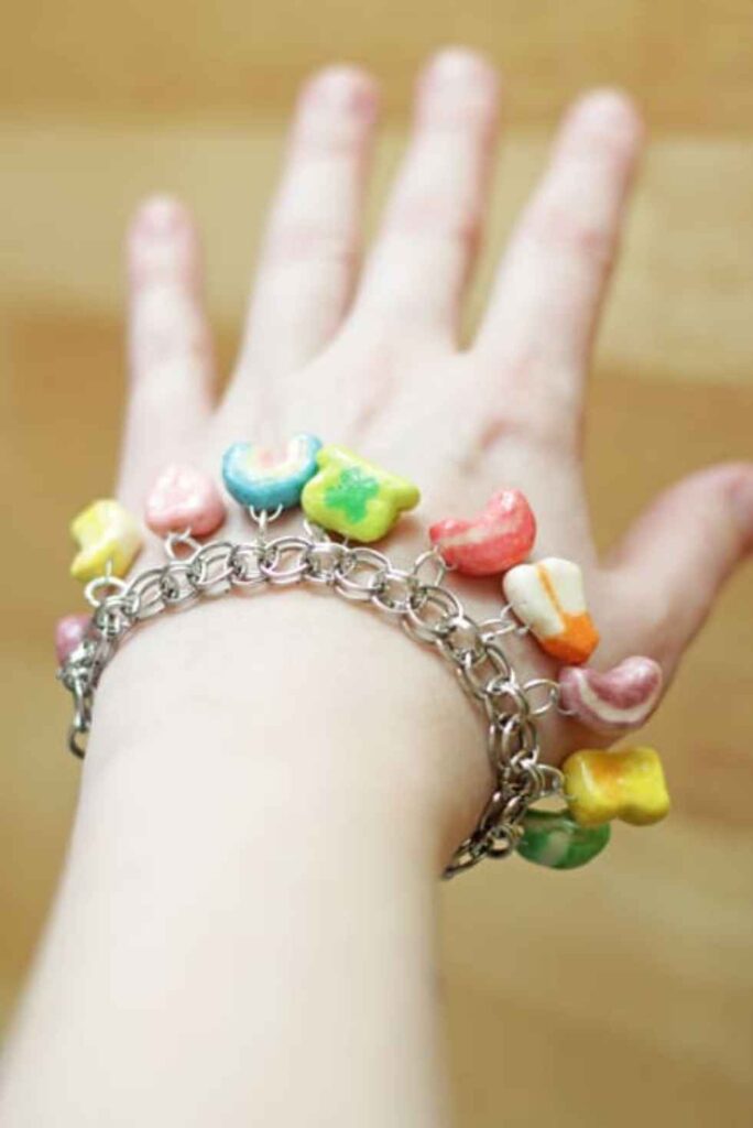 Lucky Charms Bracelet-Easy St. Patrick's Day Crafts