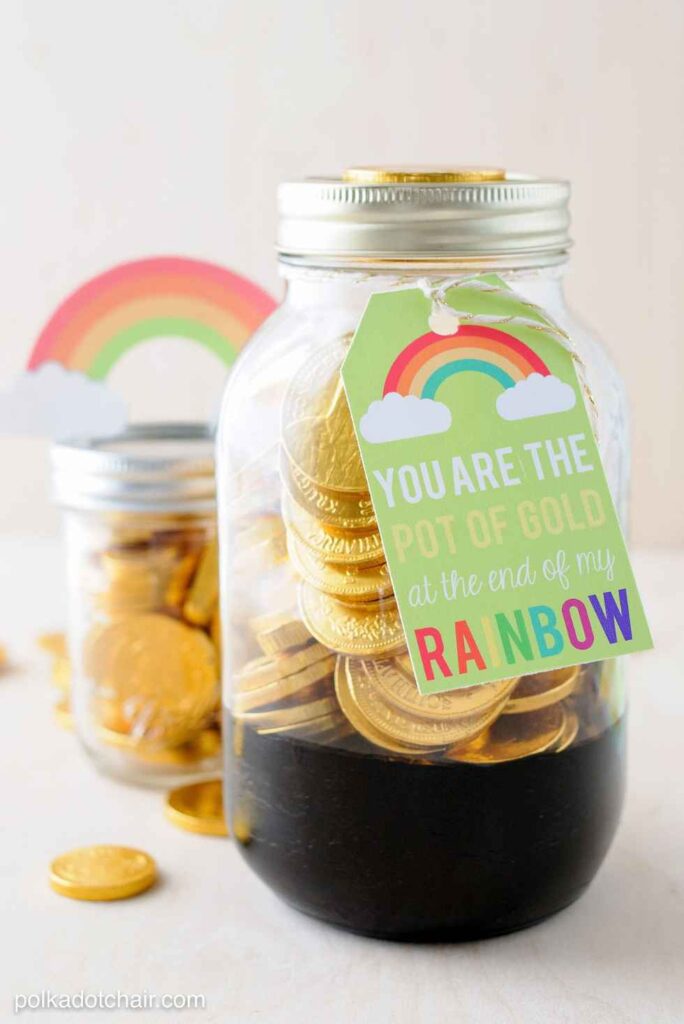 Pot of Gold Mason Jar Gift-Easy St. Patrick's Day Crafts