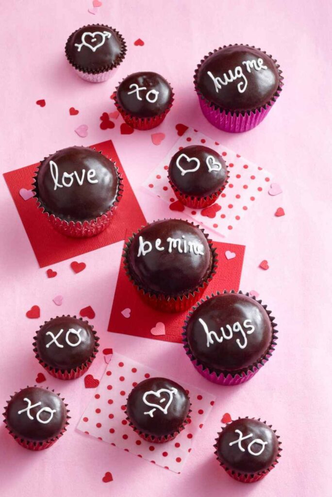 Chocolate Sweetheart Cupcakes-Best Valentine's Day Desserts