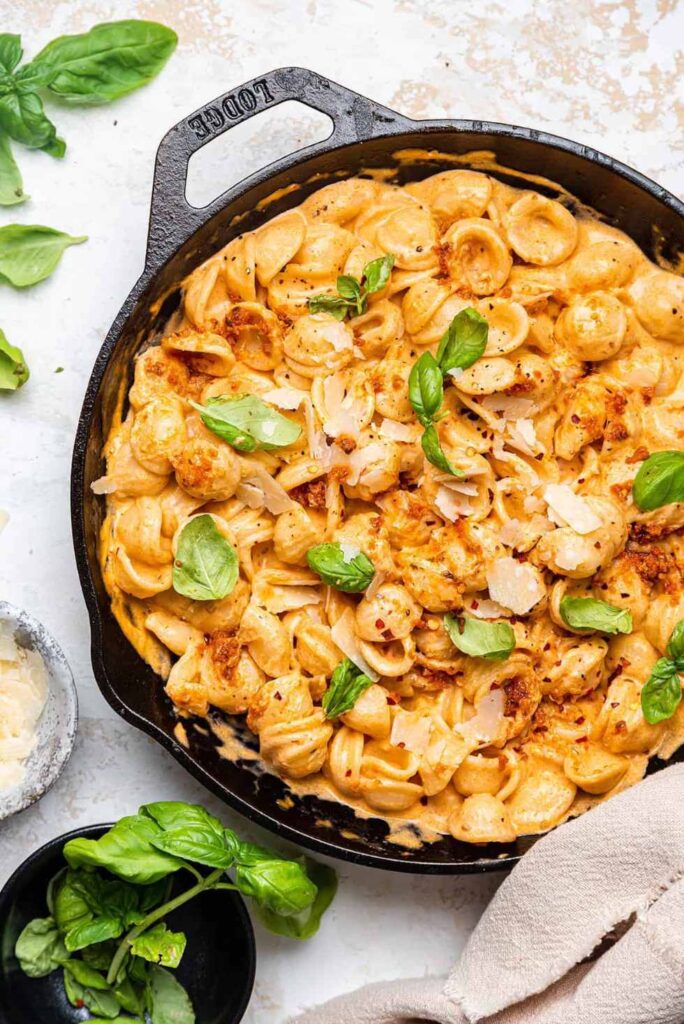 Creamy Sun-Dried Tomato Pesto Pasta-Valentine's Day Pasta Recipes