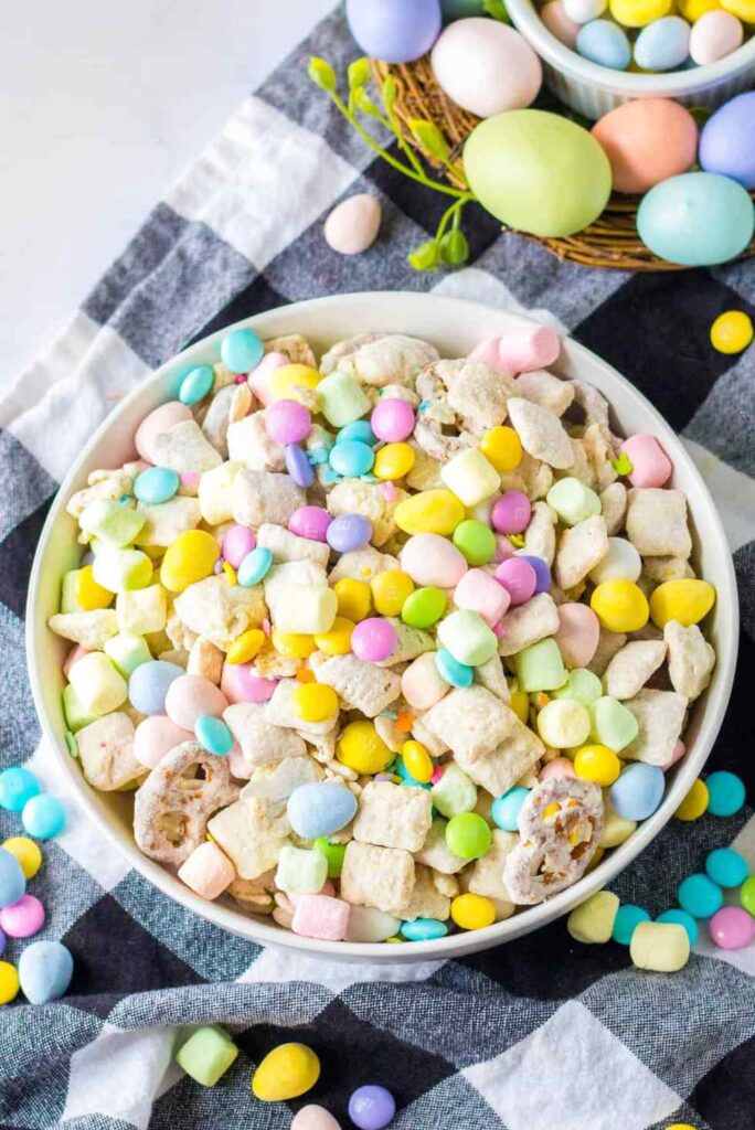 Easter Muddy Buddies-Easter Snack Mix Recipes