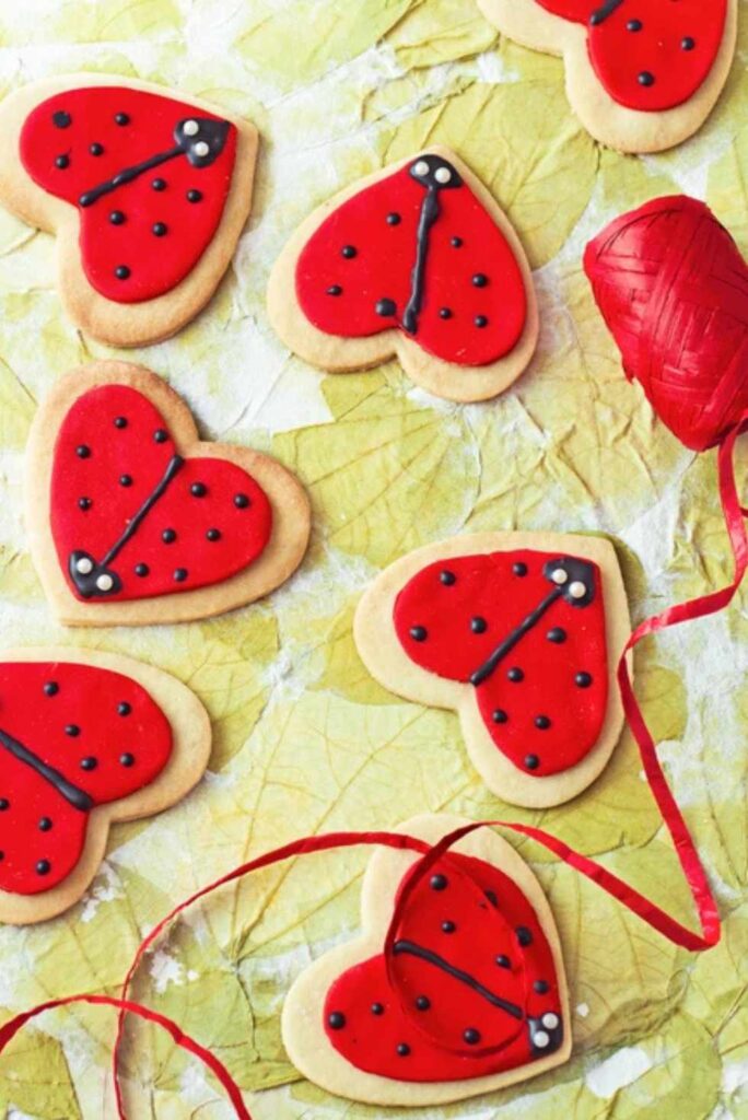 Love bug biscuits-Fun Valentine's Day Recipes for Kids