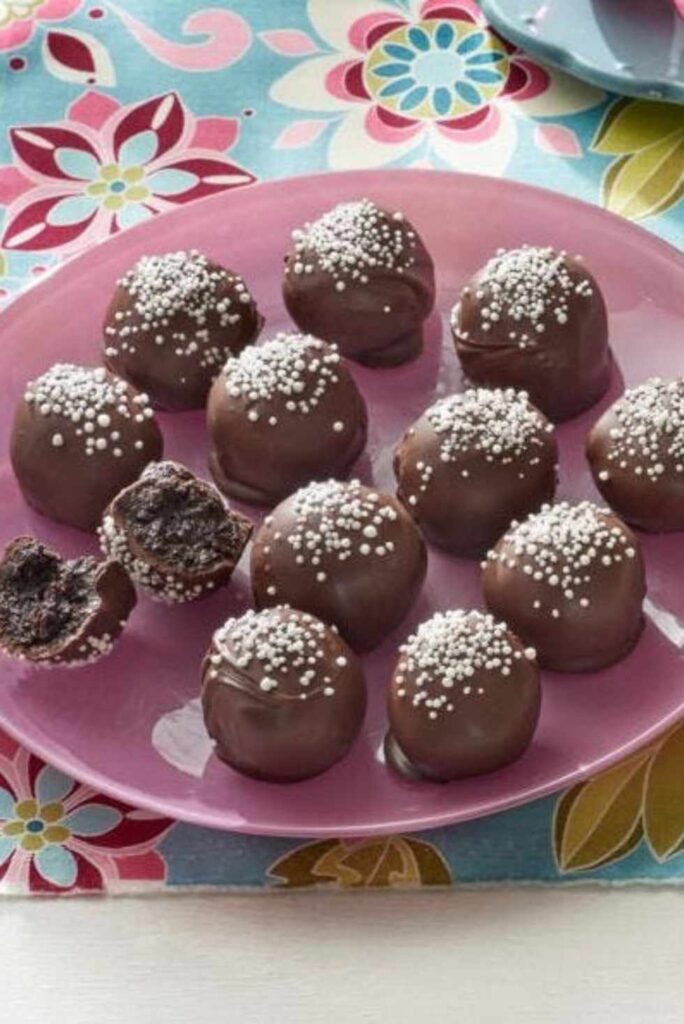 Oreo Truffles-Fun Valentine's Day Recipes for Kids