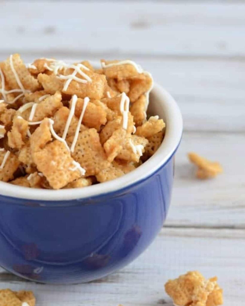 Cinnamon Roll Snack Mix