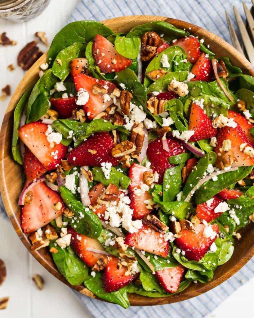 Strawberry spinach salad with poppy seed dressing