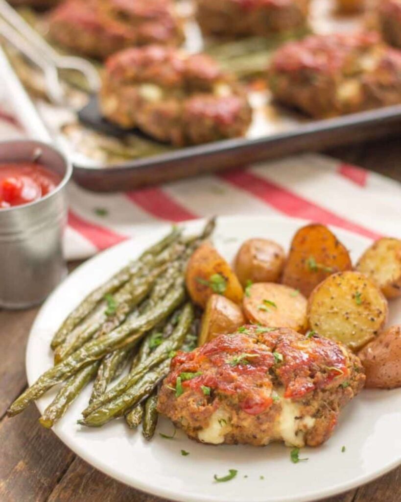 Mini Meatloaf & Green Beans