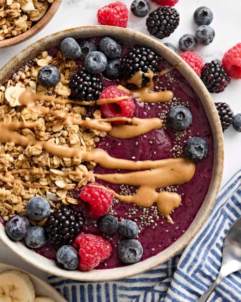 Smoothie Bowls as Full Meals